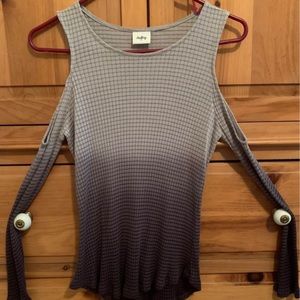 NWOT- Daytrip cold shoulder Top Size XS